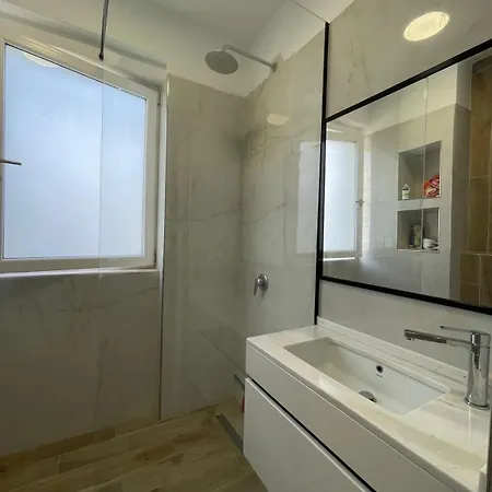 Apartament Shehapi *