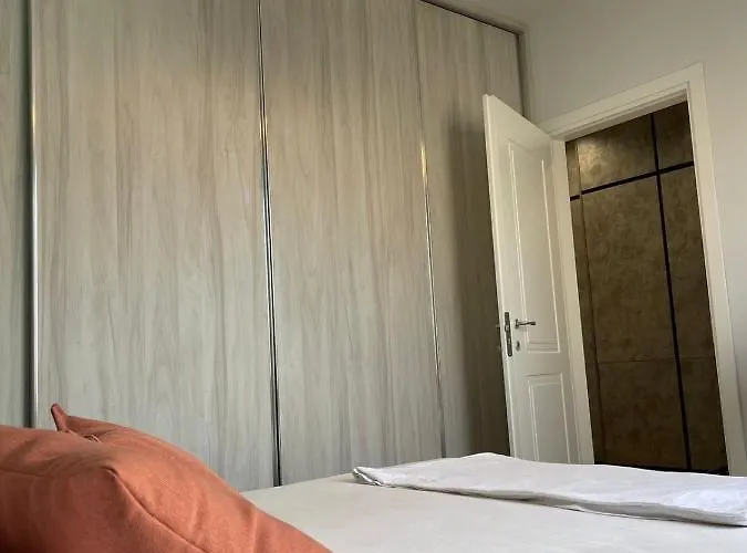 Shehapi Apartamento *